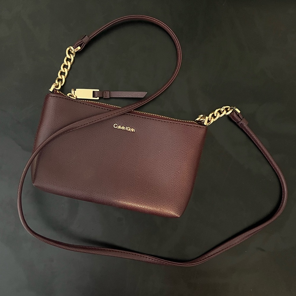 Calvin Klein Crossbody Bag in Burgundy